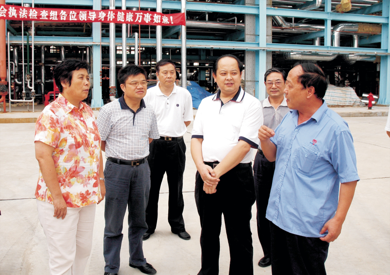 2008年9月10日，湖北省人大常委副主任蔣大國(guó)來公司，對(duì)公司《勞動(dòng)合同法》實(shí)施情況進(jìn)行檢查