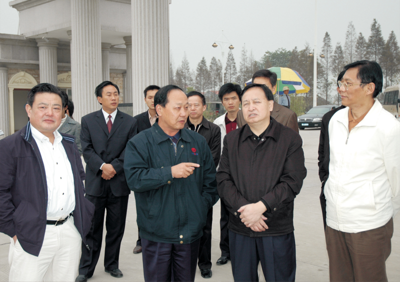 2006年11月15日，湖北省省長(zhǎng)羅清泉一行來公司調(diào)研